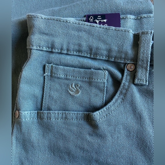 NWT Gloria Vanderbilt Amanda Jeans - Picture 3 of 4
